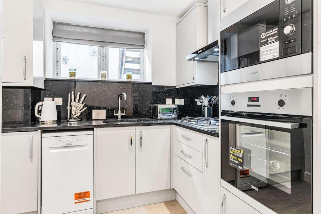 Luxstay Holland Park Apartment With Ac London Kültér fotó