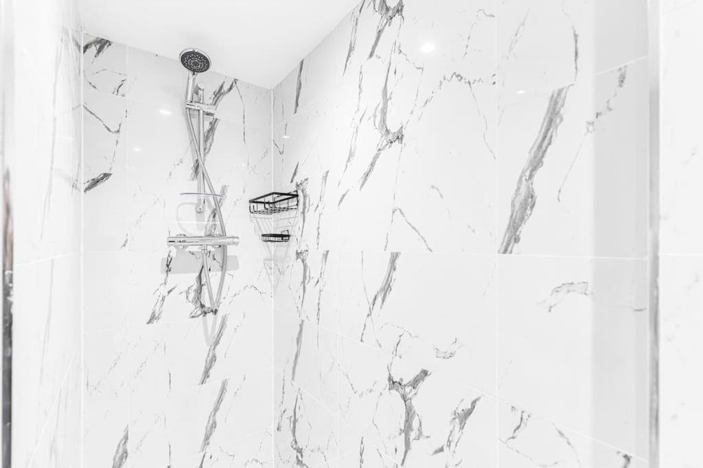 Luxstay Holland Park Apartment With Ac London Kültér fotó